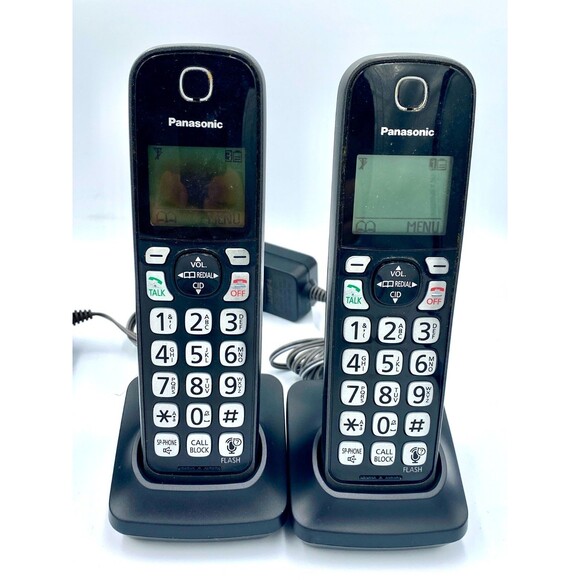 Panasonic Phone KX-TGD560 Bluetooth (3) Handsets + Answering Machine + Docks - Picture 3 of 4